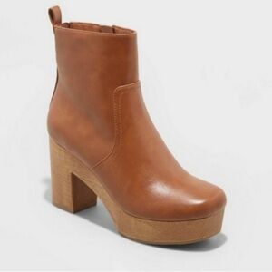 Universal Thread Shoes | Women’s Aggy Clog Boots | Size: 9